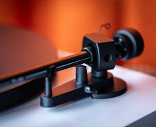 Cargar imagen en el visor de la galería, Pro-Ject Audio Debut EVO 2 (Tocadiscos Manual)