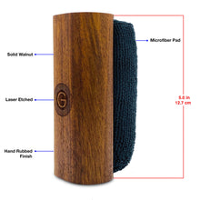 Cargar imagen en el visor de la galería, GrooveWasher Walnut Record Cleaning Kit