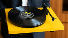 Cargar imagen en el visor de la galería, Pro-Ject Audio Debut Carbon EVO Tocadiscos Manual