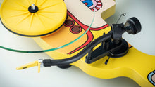 Cargar imagen en el visor de la galería, Pro-Ject Audio The Beatles Yellow Submarine Tocadiscos Manual (Open Box) + Dust Cover