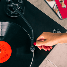 Cargar imagen en el visor de la galería, Audio-Technica AT-LP5X Tocadiscos con tracción directa completamente manual