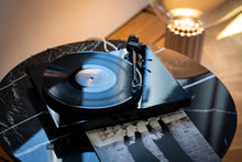 Cargar imagen en el visor de la galería, Pro-Ject Audio Debut EVO 2 (Tocadiscos Manual)
