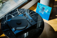 Cargar imagen en el visor de la galería, Pro-Ject Audio Debut EVO 2 (Tocadiscos Manual)

